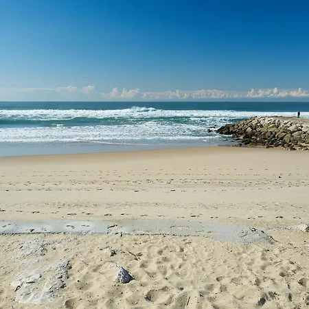 Beguest Beachfront Caparica Lisbon Apartament *