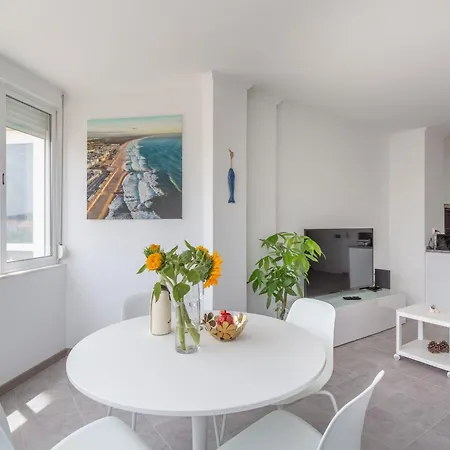 Beguest Beachfront Caparica Lisbon * Costa da Caparica