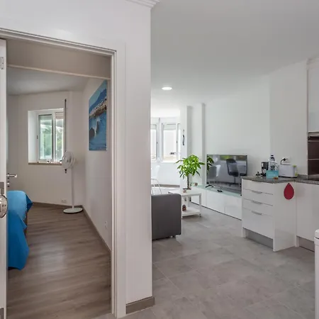 Beguest Beachfront Caparica Lisbon Apartment *