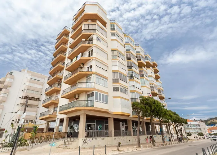 Beguest Beachfront Caparica Lisbon *