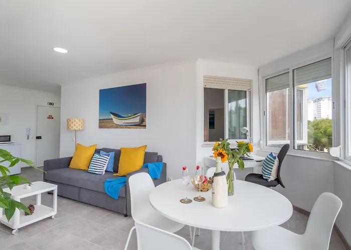 Beguest Beachfront Caparica Lisbon *